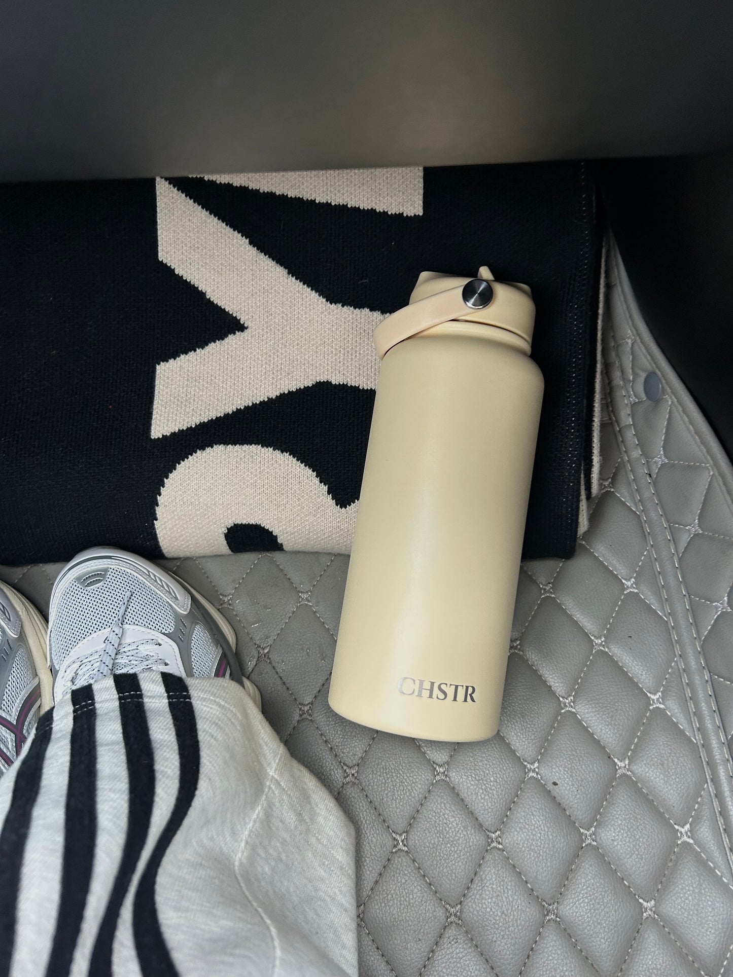 Chstr Water Bottle - Baby Yellow (946ml / 32oz)